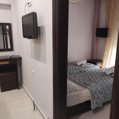 Hotel Louiza Paralía Екстериор снимка