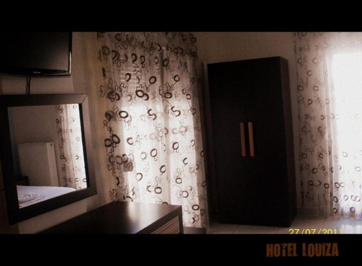 Hotel Louiza Paralía Екстериор снимка