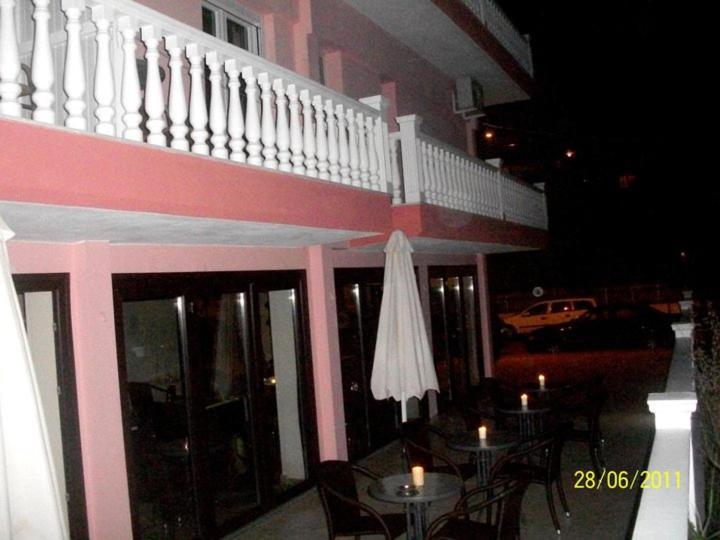 Hotel Louiza Paralía Екстериор снимка