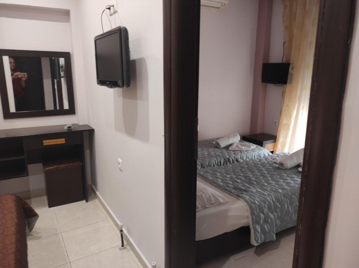 Hotel Louiza Paralía Екстериор снимка